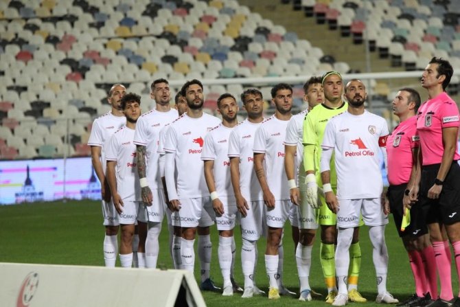 İ̇zmir Derbisinin Hakemleri Belli Oldu