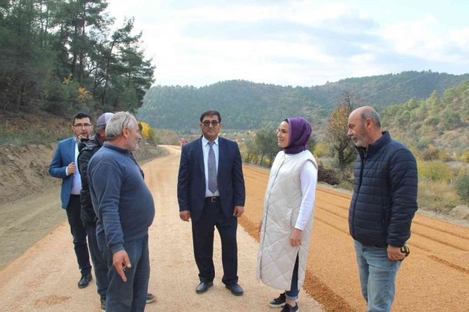 Tozman Köyündeki Yol Yapım Çalışmasını İnceledi