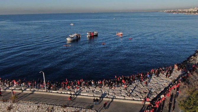 Atatürk, Maltepe’de ’Saygı Zinciri Ve Dalışıyla’ Anıldı