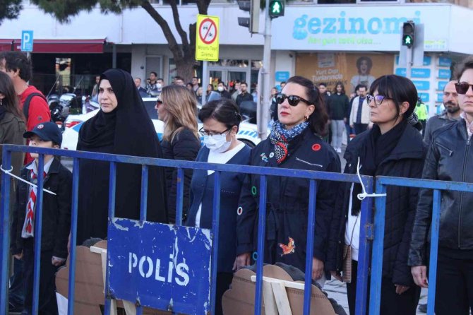 İ̇zmir, Atatürk’ü Andı