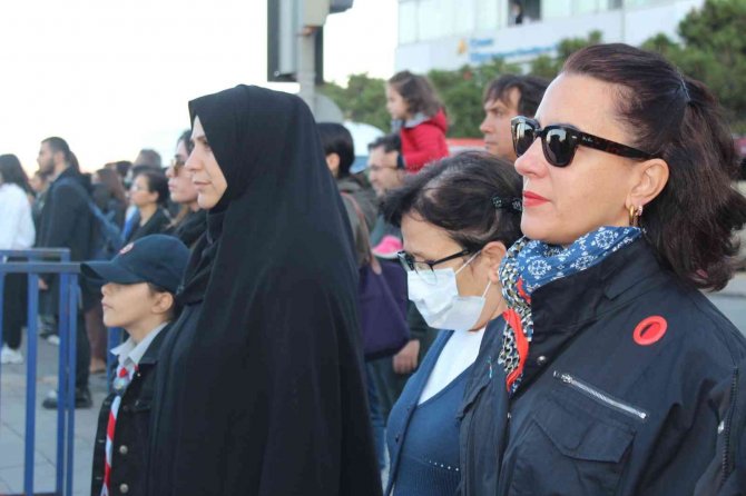 İ̇zmir, Atatürk’ü Andı