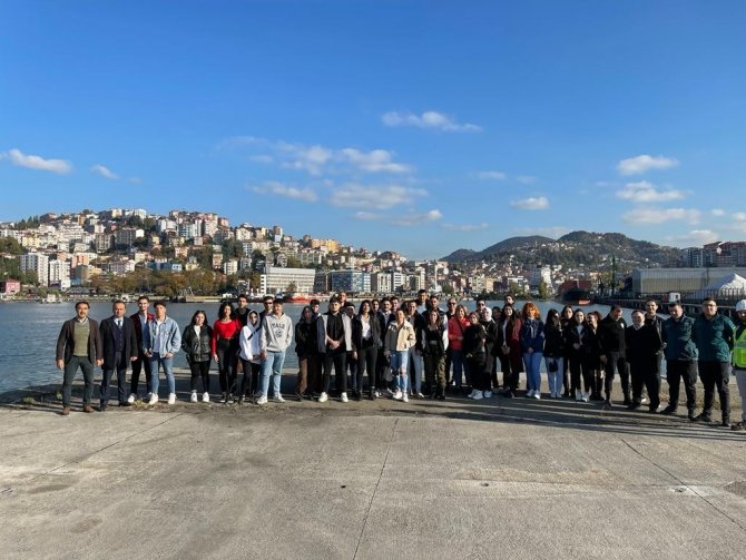 Üniversiteliler Liman İşleyişi Ve Kaçakçılıkla Mücadeleyle İlgili Bilgi Aldı