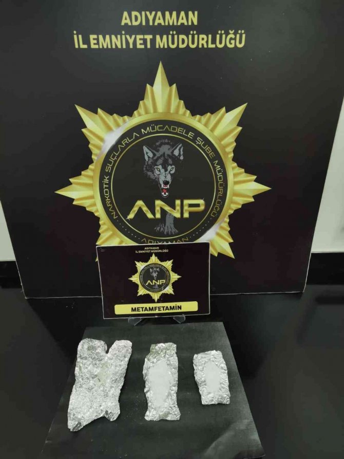 Narko Ekipler, Zehir Tacirlerine Göz Açtırmıyor