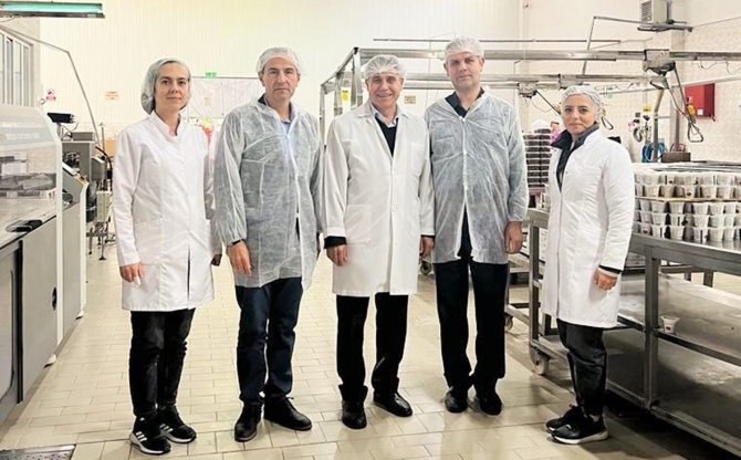 Bulgaristan Konsolosu Bozhilov’dan Kardelen Kestane Şekerine Tam Not