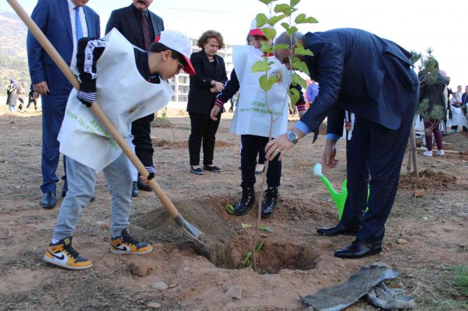 Aydın’da 109 Bin Fidan Toprakla Buluştu
