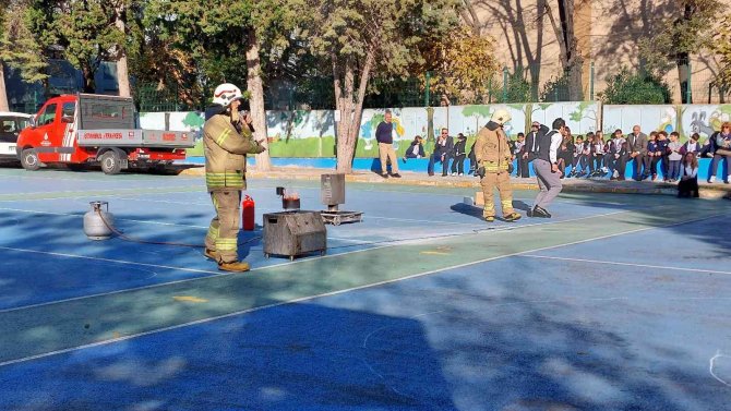 Bakırköy’de Okulda Deprem Ve Yangın Tatbikatı