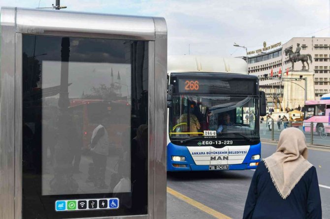 Başkent’te Modern Otobüs Duraklarının Montajı Başladı