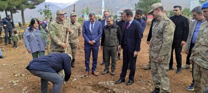Sason’da 14 Bin Fidan Toprakla Buluşturuldu