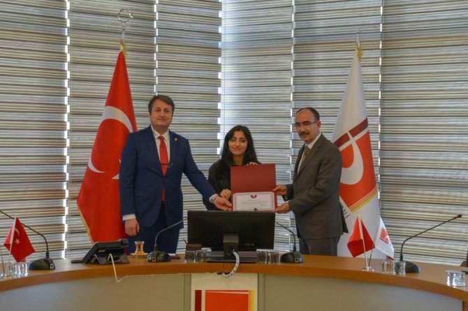 Bşeü’de Fakülte Birincilerine Ödül