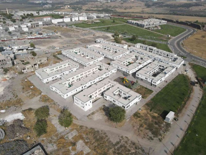 Bakan Kurum: “Tarihine, Kültürüne Yakışır Bir Sur’u Yeniden İnşa Ettik”