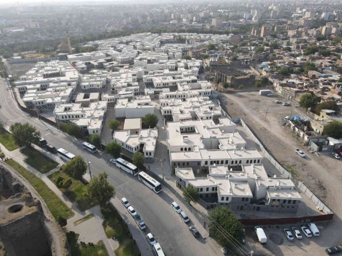 Bakan Kurum: “Tarihine, Kültürüne Yakışır Bir Sur’u Yeniden İnşa Ettik”