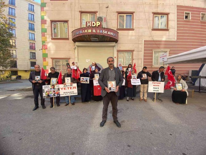 Aileler Her Gün Çağrılarını Yineliyor, Yeni Aileler Nöbete Katılıp Evlatlarının Peşine Düşüyor