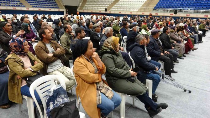 Van’da Ev Sahibi Olmak İsteyenlerin Heyecanlı Bekleyişi Başladı