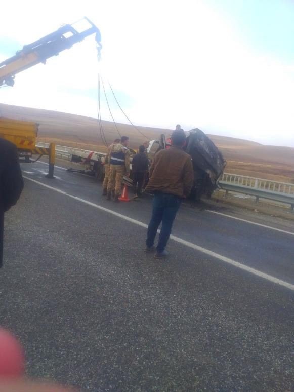Bozulan Araca Yardıma Giderken Kaza Yaptılar: 1 Ölü, 2 Yaralı