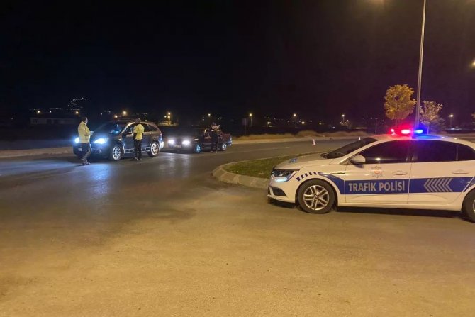 Erzincan’da 13 Araç Sürücüsüne 12 Bin 743 Lira Ceza Kesildi