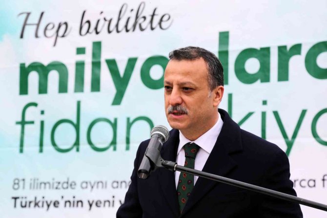 Gümüşhane’de Milli Ağaçlandırma Gününde Binlerce Fidan Toprakla Buluştu