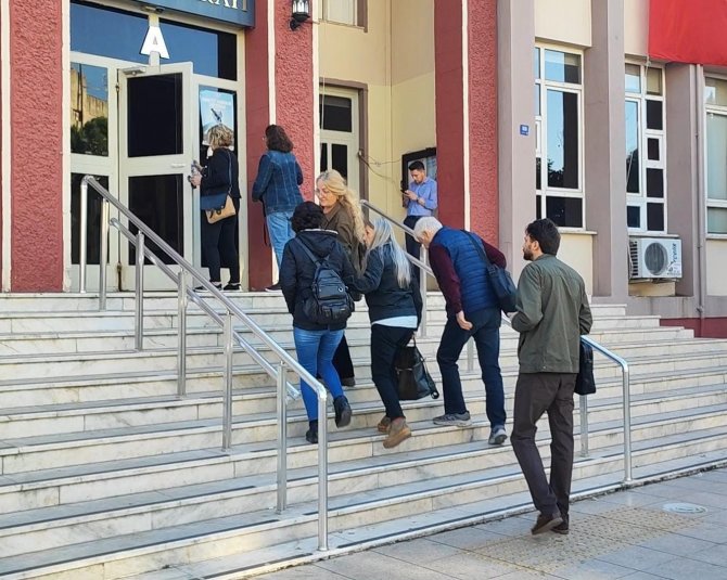 Hdp’li Kadınların Tehditlerine Aydın Gazeteciler Cemiyeti’nden Tepki