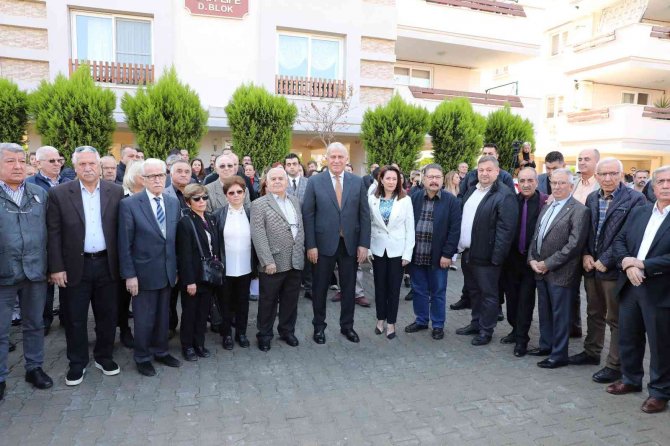 Efeler’de İ̇lhami Ortekin Parkı Açıldı