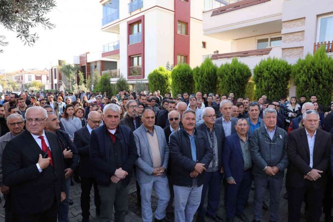 Efeler’de İ̇lhami Ortekin Parkı Açıldı