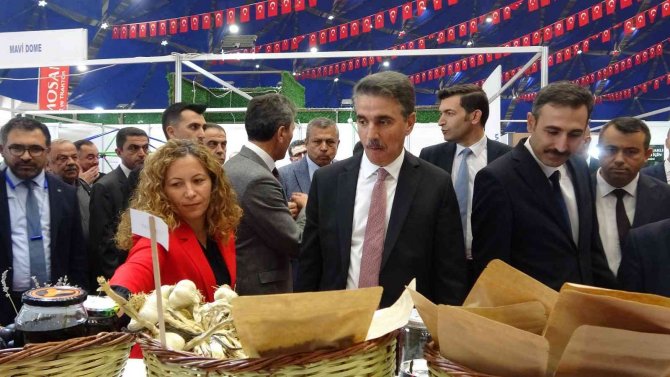 Isparta’da Göller Bölgesi Yayla Şartlarında Tarım Ve Hayvancılık Fuarı Açıldı