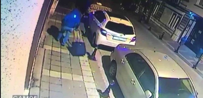 Kadıköy’de Pencereden Eve Giren Hırsız 10 Bin Dolar İle 500 Bin Tl’lik Ziynet Eşyası Çaldı