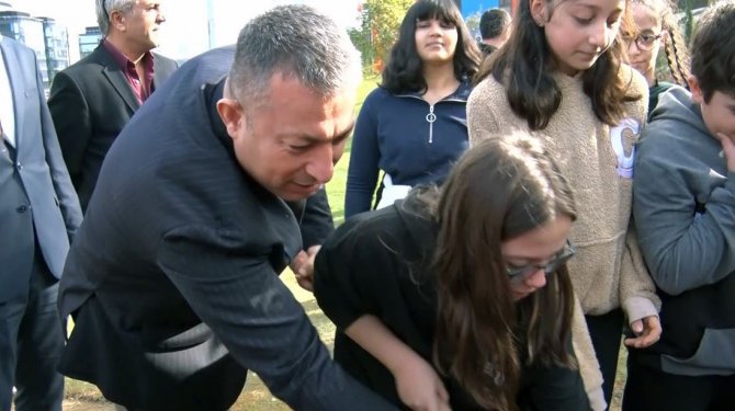 Kağıthane’de Milli Ağaçlandırma Günü’nde Fidanlar Toprakla Buluştu