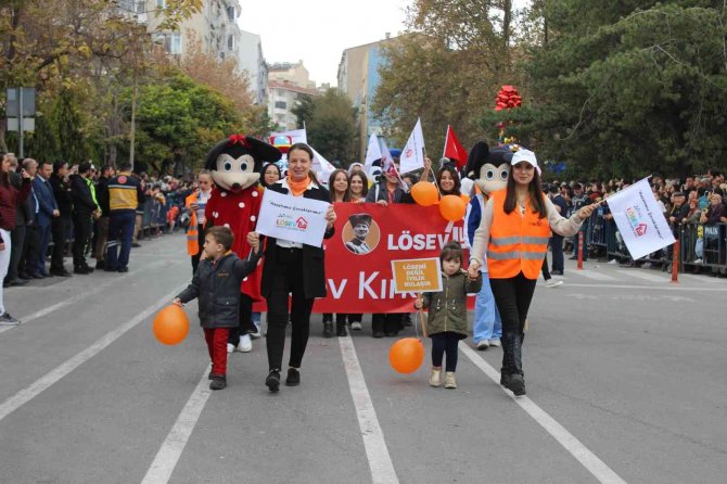 Kurtuluşun 100. Yılında Renkli Konvoy