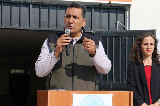 Kozan’da Yüzlerce Fidan Toprakla Buluştu