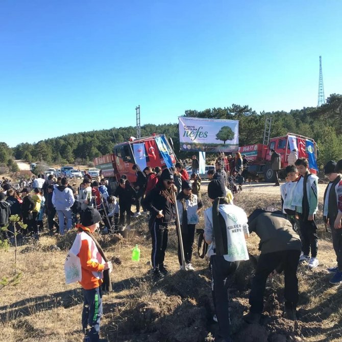 Geleceğe Nefes İçin Kızılcahamam’da 2000 Fidan Toprakla Buluştu