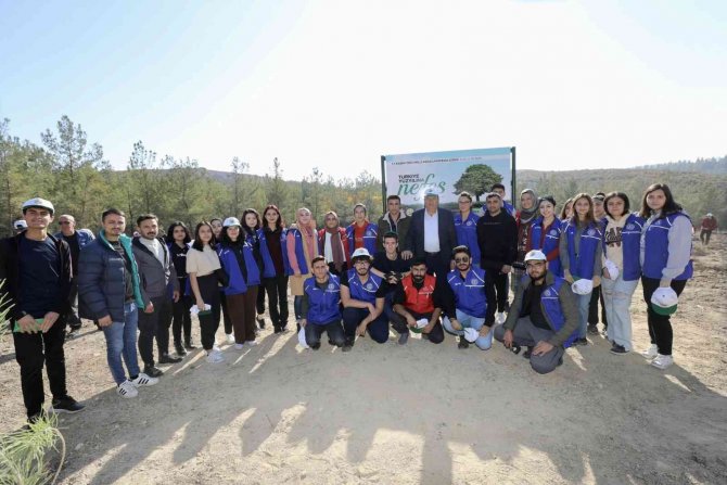 Başkan Çerçi Öğrencilerle Birlikte Fidan Dikti