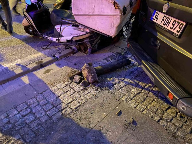 Ümraniye’de Eşini İşe Bırakırken Kaza Yaptı: 2 Yaralı