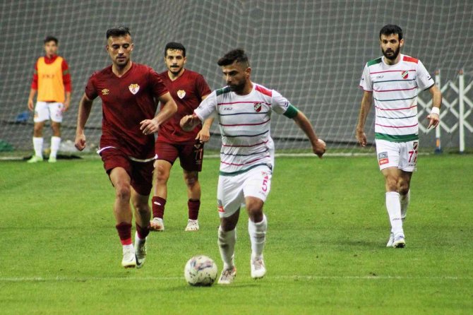 Karşıyaka’da Aşan, Deniz Ve Balcıoğlu Geri Dönüyor