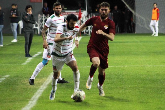 Karşıyaka’da Aşan, Deniz Ve Balcıoğlu Geri Dönüyor