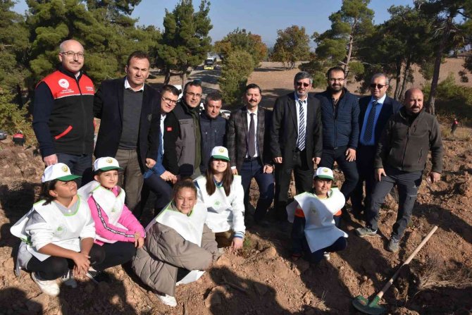 Sındırgı’da Binlerce Fidan Toprakla Buluştu