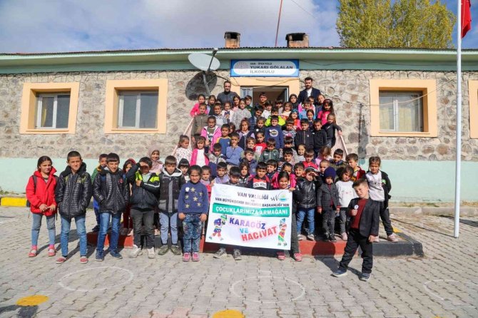 Çocuklar İlk Kez Hacivat-karagöz Oyunuyla Tanıştı