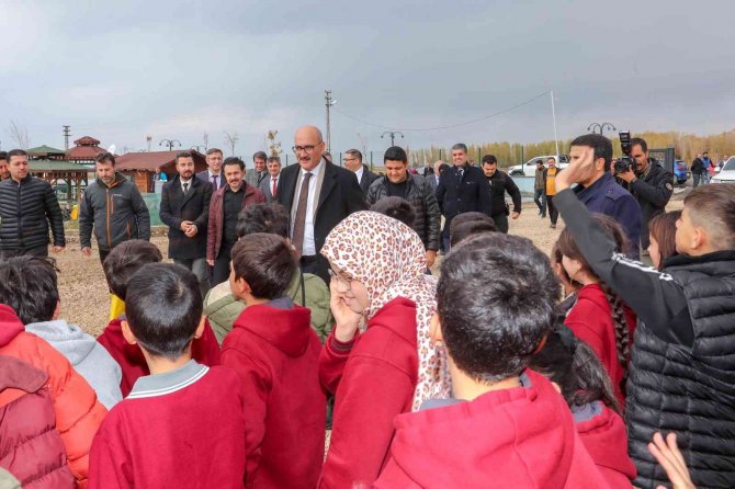 Milli Ağaçlandırma Günü’nde Fidanlar Toprakla Buluşturuldu