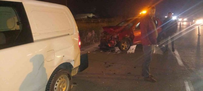 Yola Aniden Çıkan Hayvan Kazaya Neden Oldu: 2 Yaralı