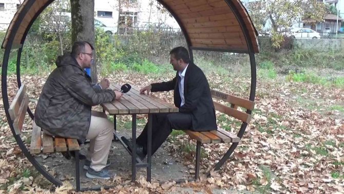 Depreme Kasap Dükkanında Yakalandı, Yakın Arkadaşının Vefat Ettiğini Kibrit Yakarak Gördü
