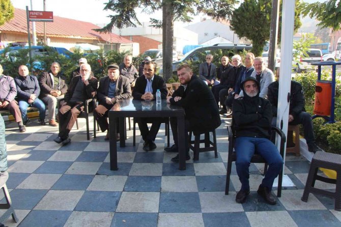 Düzce Depremi’nde Yakınlarını Kaybedenler Mezarlıkları Doldurdu