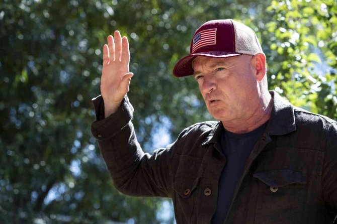 Abd’nin Arizona Eyaletinde Kritik Seçimi Demokrat Senatör Kelly Kazandı