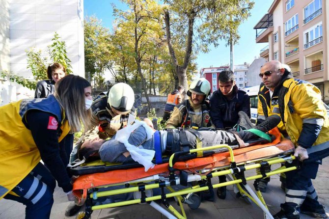 Ankara Büyükşehir’den Düzce Depremi’nin Yıl Dönümünde Anlamlı Tatbikat