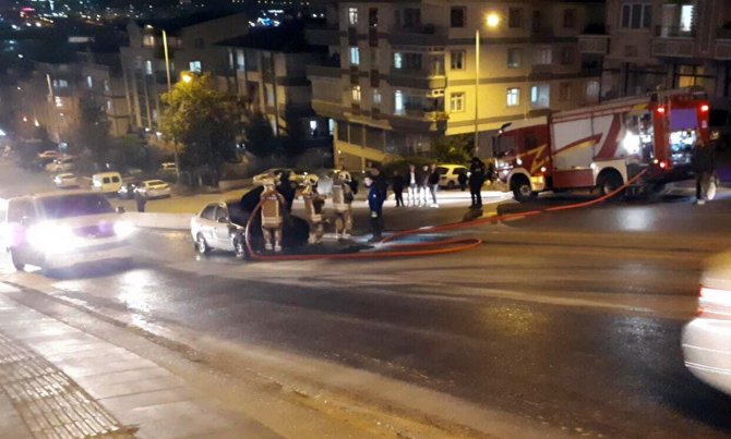Ankara’da Seyir Halindeki Araç Alev Alev Yandı