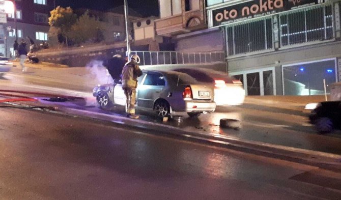 Ankara’da Seyir Halindeki Araç Alev Alev Yandı