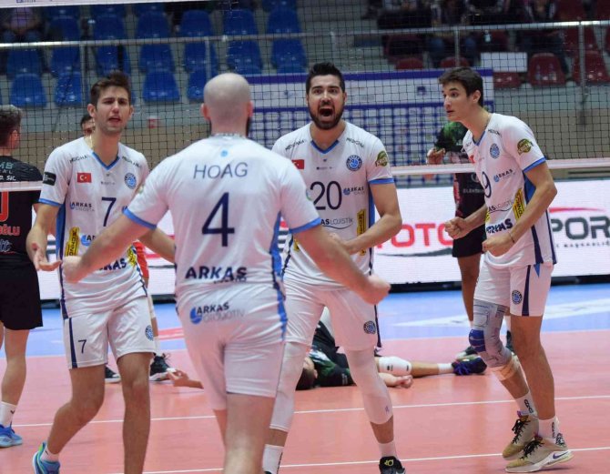 Axa Sigorta Efeler Ligi: Arkas Spor: 3 - Cizre Belediyespor: 0