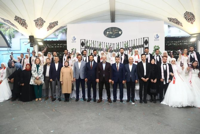 Bağcılar’da 15 Çift Toplu Düğün Şöleniyle Dünya Evine Girdi