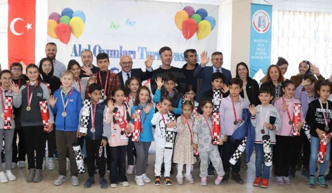 Bozüyük’te Akıl Ve Zeka Oyunları Turnuvası Sona Erdi