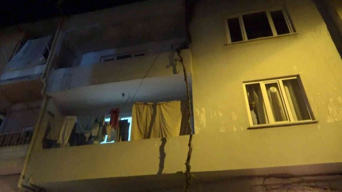 Bursa’da Bir Kadın Evinde Bıçaklanmış Halde Ölü Bulundu