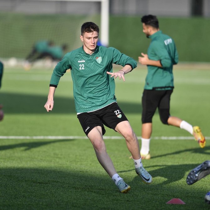 Bursaspor, Aliağa Atatürk Stadyumu’nda İdman Yaptı