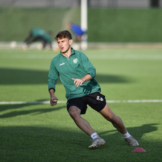 Bursaspor, Aliağa Atatürk Stadyumu’nda İdman Yaptı