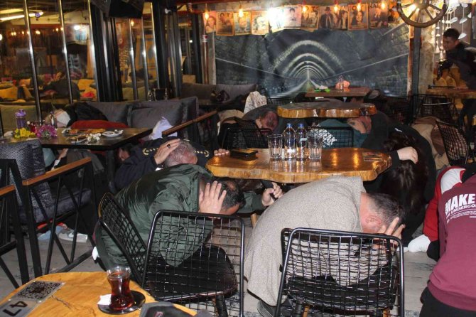 Sinop’ta Deprem Tatbikatı Kafede Görüntülendi